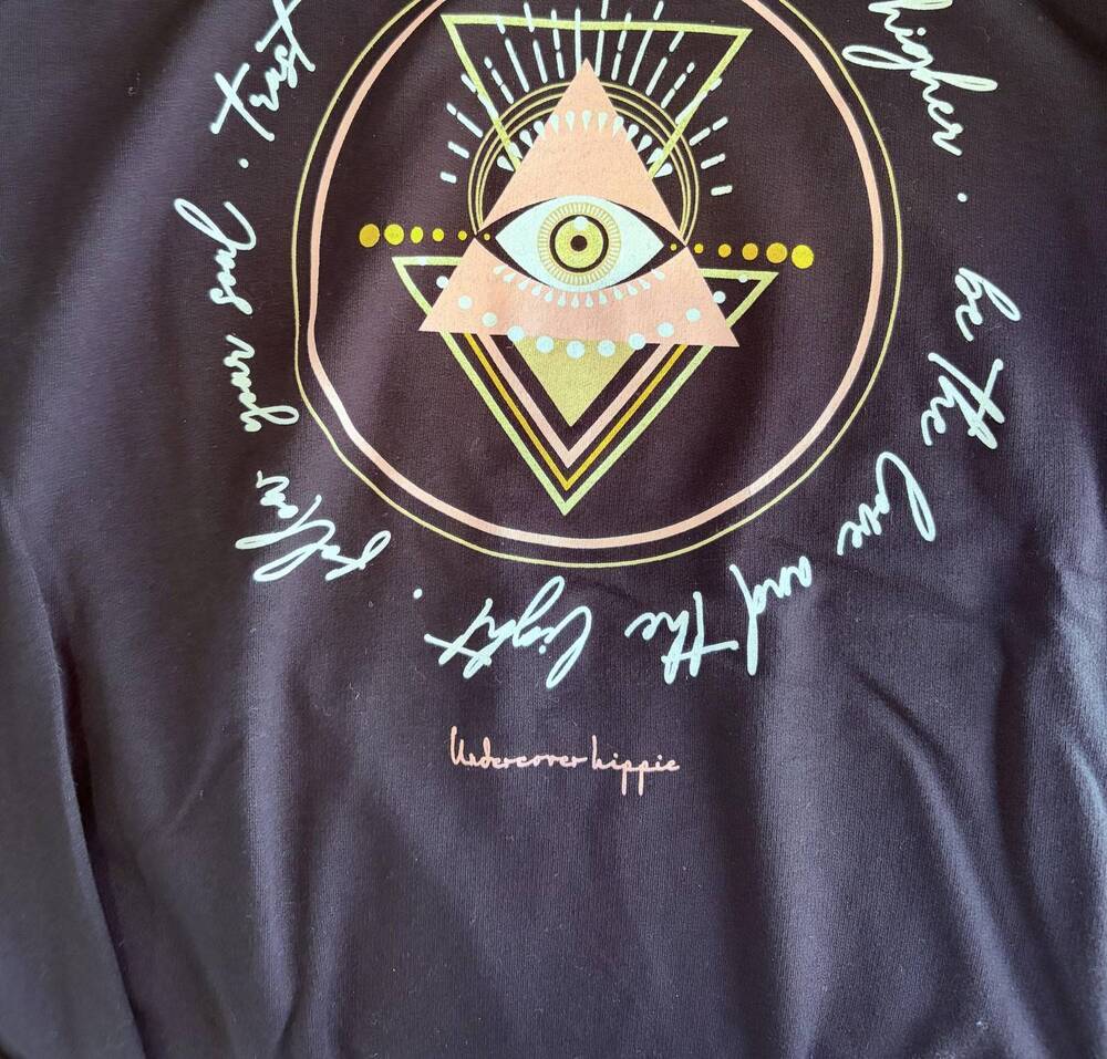 NEW UNDERCOVER HIPPIE women's trust the universe-lightweight fleece sweatshirt i - Picture 2 of 2